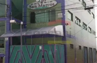 Prédio comercial com instalação completa para escola.