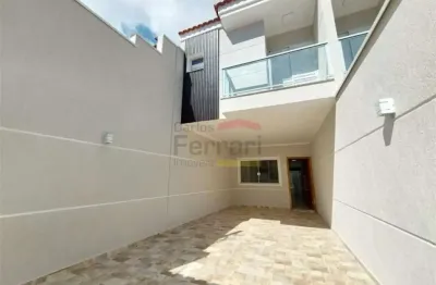 Sobrado novo 3 dormitórios, sendo 1 suíte, 2 vagas 101m²