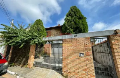 Sobrado na vila santa terezinha, 6 dormitórios sendo 3 suítes, quintal, churrasqueira, 4 vagas