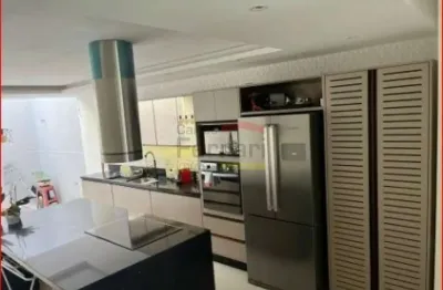 Sobrado água fria à venda com 3 dormitórios e 2 vagas