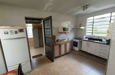 Casa térrea 2 dormitórios mais edícula, com terreno de 500 metros santa teresinha