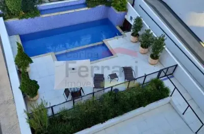 Apartamento 2 dormitórios, sendo 1 suíte, com armários, cozinha planejada, 1 vaga, sacada