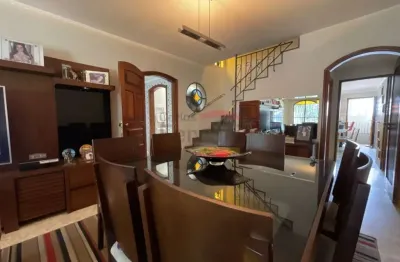 Sobrado na santa teresinha com 203m², 3 dormitórios, sendo 1 suíte, 4 vagas