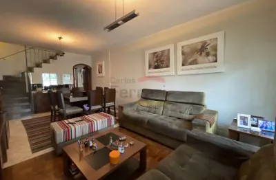 Sobrado na santa teresinha com 203m², 3 dormitórios, sendo 1 suíte, 4 vagas