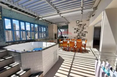 Duplex em santana, sendo 3 suítes, 4 vagas, jacuzzi, churrasqueira, forno, depósito, 236m²