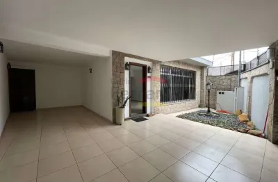 Casa terrea jardim frança com 4 suítes, quital, amplo salão de festas e churrasqueira.