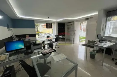 Casa à venda na Rua Florinéia, 180, Água Fria, São Paulo