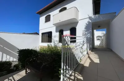 Casa com 4 quartos para alugar na Rua Adelfa de Figueiredo, 267, Jardim Paraíso, São Paulo