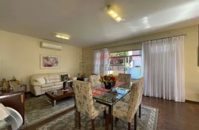 Casa térrea  jardim frança com 3 dormitórios sendo 1 suíte, quintal com churrasqueira e 4 vagas.