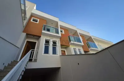 Sobrado na santa terezinha com 3 quartos e 2 vagas de garagem, próximo ao salesiano
