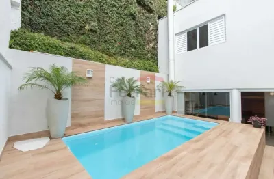 Casa a venda no jardim bianca com 5 quartos, piscina e três vagas.