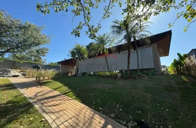 Casa térrea  à venda com 3 suítes e no condomínio figueira garden