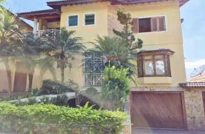 Sobrado no tremembé, com 4 quartos, piscina e 5 vagas de garagem