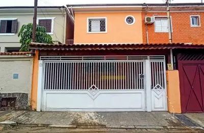 Sobrado à venda na água fria com 3 dormitórios sendo 1 suite, 2 vagas de garagem!