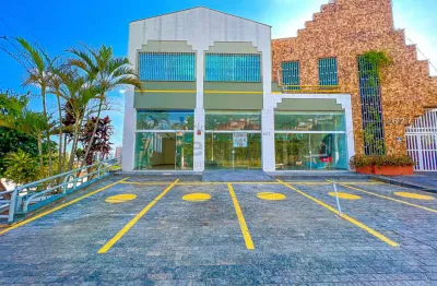 Tucuruvi, salão comercial com 2 banheiros, depósito e 5 vagas, pé direito alto.