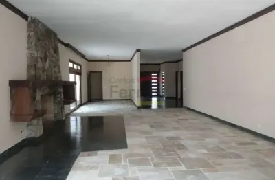 Casa térrea em localização privilegiada no bolsão de interlagos