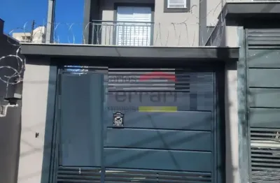 Sobrado na região da água fria, contendo 3 dormitórios sendo 1 suite, sacada, 2 vagas