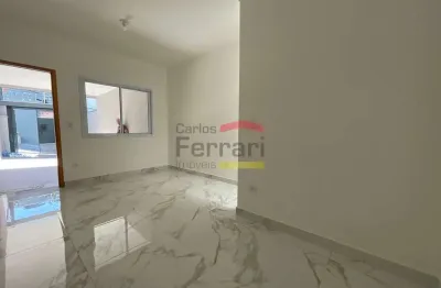 Sobrado final de obra na região da água fria, com 3 dormitórios sendo 1 suite, sacada, 2 vagas