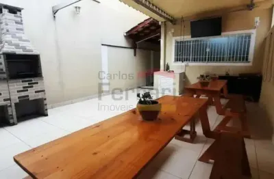 Sobrado com 3 dormitórios / 1 suíte /2 vagas na vila mazzei