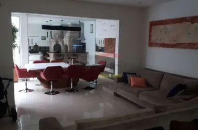 Casa em condomínio com  5 dormitórios, 2 suítes e 3 vagas - com lazer