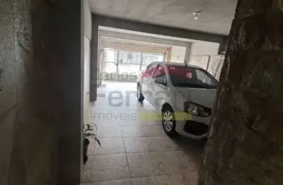 Sobrado  grande com 2 dormitórios, edícula e 4 vagas de garagem
