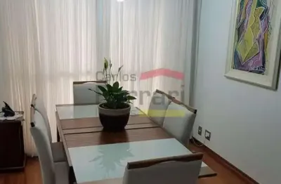 Apartamento com 3 dormitórios, sendo 1 suíte, 2 vagas, possui sacada