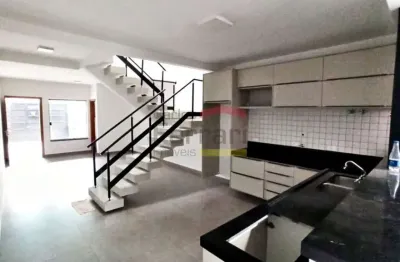 Sobrado estilo industrial no bairro da água fria, com 3 dorm. sendo 1 suíte e 2 vagas de garagem.