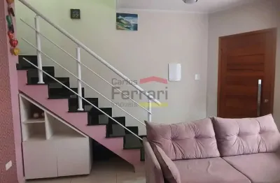 Sobrado em condomínio fechado com 2 suítes, 1 vaga de garagem + 1 vaga para moto