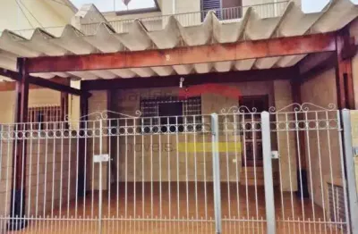 Sobrado na parada inglesa, com 3 quartos, 2 vagas, a poucos passos do metrô