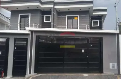 Sobrado no jardim guapira, com 3 quartos, 2 vagas e quintal com churrasqueira