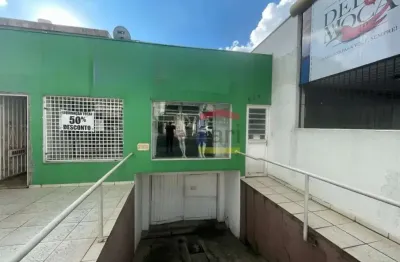 Locação de loja comercial de 55m² em Santa Teresinha, com 01 vaga e 01 banheiro.