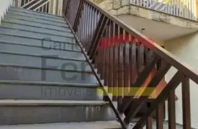 Sobrado na parada inglesa com 3 dormitórios, 3 suítes, 4 vagas, churrasqueira, entrada lateral.