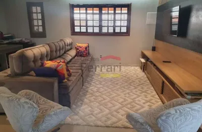 Casa assobradada à venda com 3 suítes, 3 dormitórios, 3 vagas de garagem