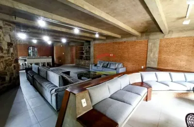 Locação alto padrão - casa assobradada imponente no pé da serra | 446m² de sofisticação!