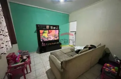 Casa com duas unidades no terreno ? excelente localização na rua principal!