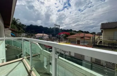 Casa próximo do horto, 4 dormitórios, área gourmet com churrasqueira, entrada lateral e  4 vagas.