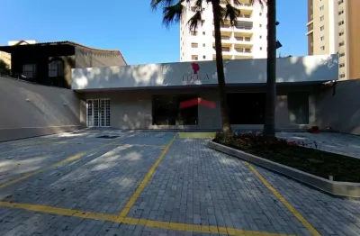 Casa comercial com vaga para 12 carros na frente !  ( avenida parada pinto )