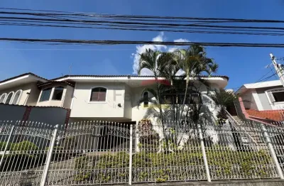 Casa assobradada no jardim frança, bairro mais procurado da zona norte. 3 dormitórios e 4 vagas.