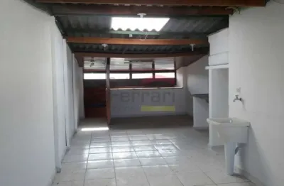 Sobrado atualmente alugado, contendo 2 casas, ótimo para 2 famílias, imóvel p/renda