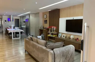 Casa assobradada à venda no imirim, com 4 dormitórios, entrada lateral, varanda gourmet e 6 vagas.