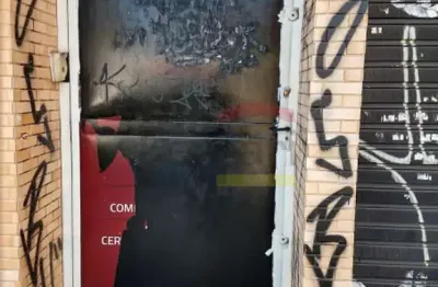 Ponto comercial com 4 salas para alugar na Rua Alfredo Pujol, 318, Santana, São Paulo