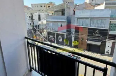 Apartamento, 2 quartos, frente para a rua, varanda na sala, próximo metrô tucuruvi