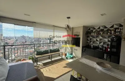 Execelente apartamento com 3 dormitórios sendo1 suíte, mais a proprietária tirou um e ampliou a sala