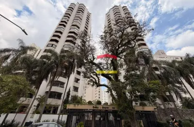 Amplo apartamento de 140m² - 3 suítes, varanda, 2 vagas e lazer completo em moema