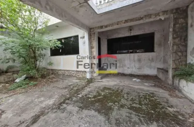 Terreno à venda na avenida casa verde,  com uma casa antiga. 2 frentes