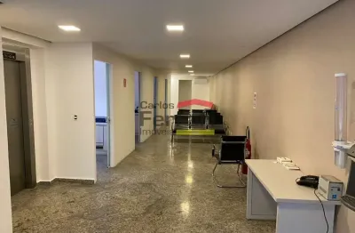 Predio comercial na voluntários da pátria ao lado de escola .ótimo para restaurante ou clinica