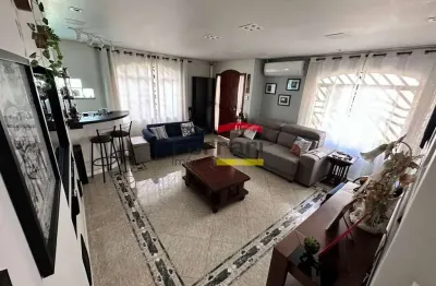 Sobrado Isolado em Condomínio Fechado - Exclusividade e Conforto!