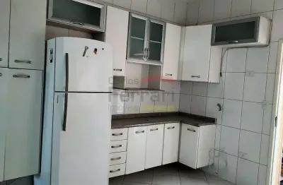 Sobrado na região do Jardim São Paulo, 2 dormitórios, 1 vaga, área gourmet com fogão de lenha