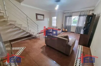 Casa com 3 quartos para alugar na Rua Paulo Soares, Santo Antônio, Osasco