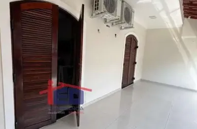 Casa com 3 quartos à venda na Rua Oito de Março, Jardim Primeiro de Maio (Chácara Fazendinha), Osasco